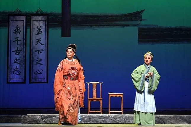 在舞臺(tái)，打開我們的“文化故鄉(xiāng)”